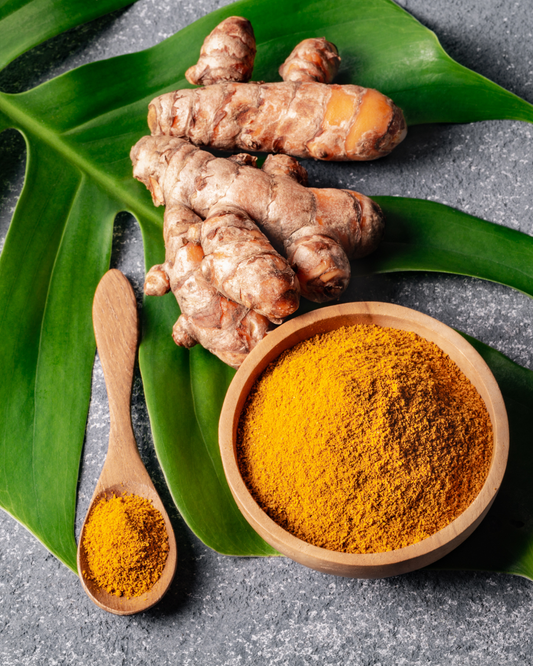 Curcuma, Gingembre, Romarin : Le Pouvoir des Épices et Herbes dans une Assiette Anti-Inflammatoire